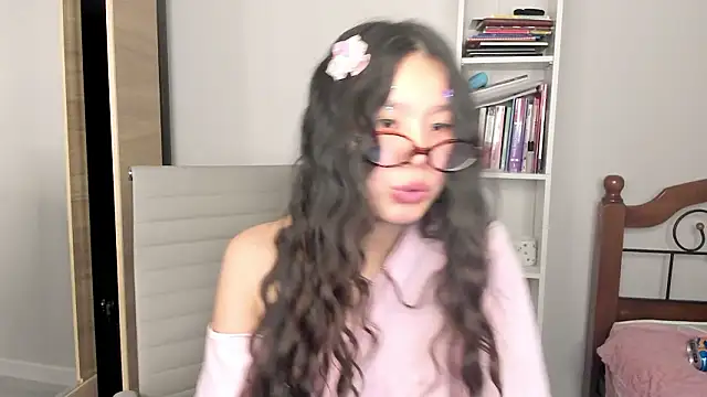 amiya cute online show from February 27, 2:28 pm