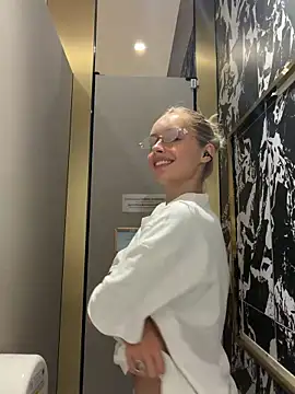 SunnyShiney online show from May 6, 1:04 pm