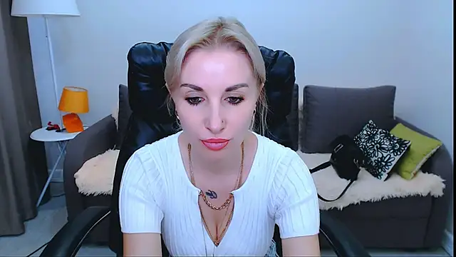 Hanna--Sweet online show from May 20, 12:13 pm