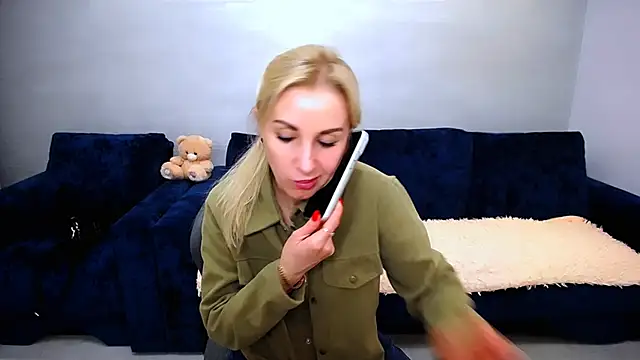 Hanna--Sweet online show from May 17, 3:22 pm