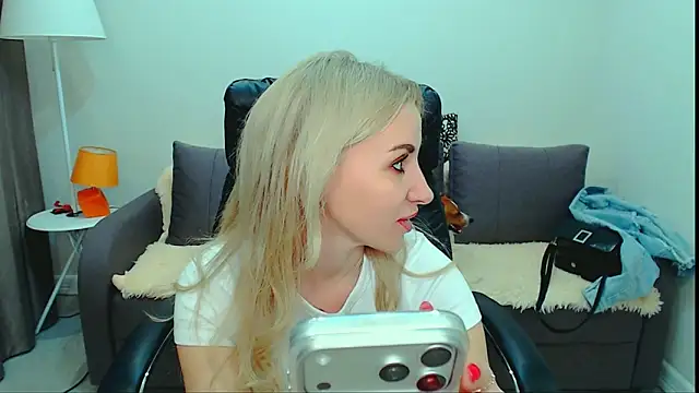 Hanna--Sweet online show from May 16, 2:27 pm