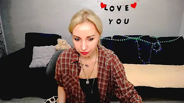 Hanna--Sweet online show from May 7, 2:54 pm