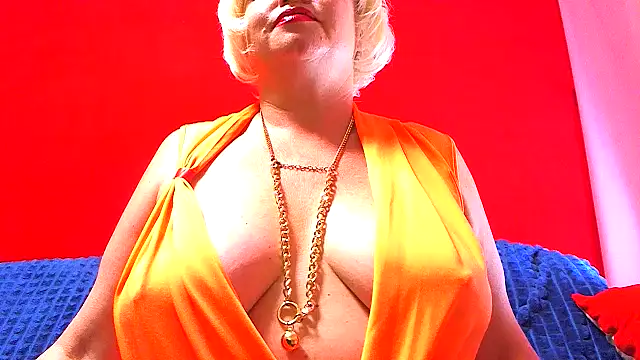 NaughtyMILF4UX online show from May 7, 3:33 am