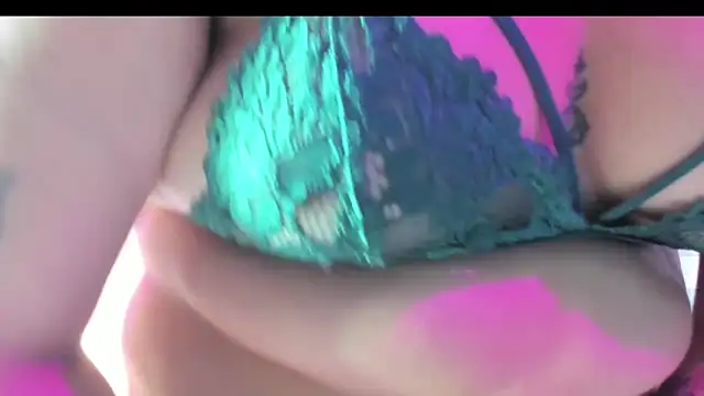 Ayla-marttinez online show from February 17, 4:12 am