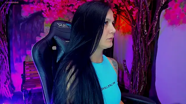 marahanson  online show from January 7, 7:17 pm