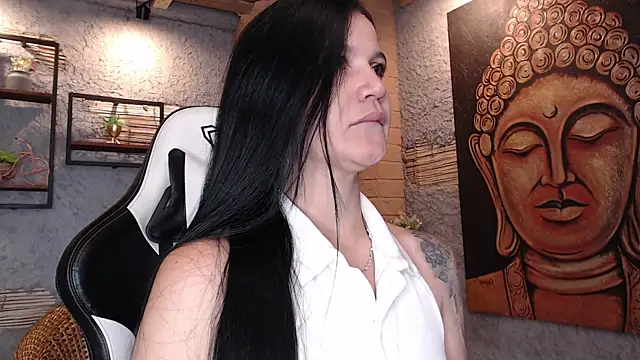 marahanson  online show from December 19, 1:25 pm