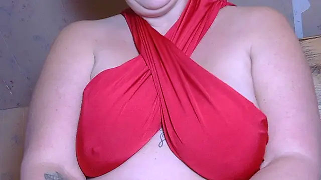 MommaBear5676 online show from February 6, 11:41 pm