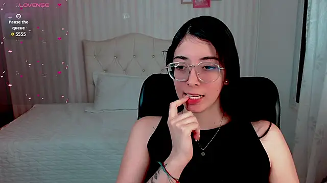 emmalove doll online show from April 2, 12:30 am