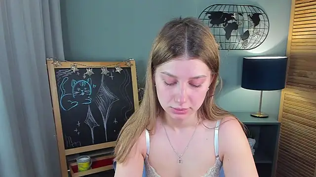 katymeaw online show from May 14, 1:44 am
