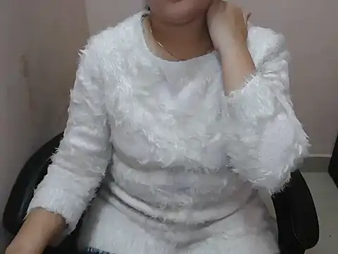 simmi lov online show from January 7, 7:45 am