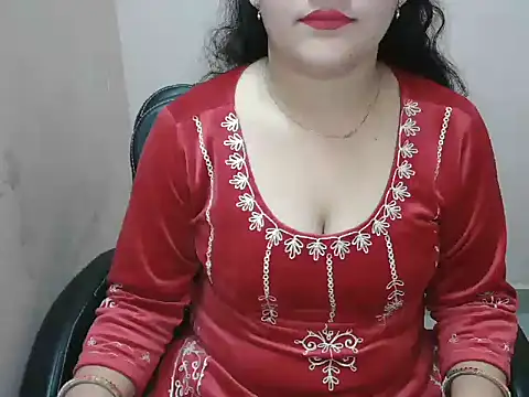 simmi lov online show from January 6, 5:11 am