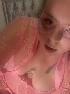 AnnieAinsx online show from April 2, 8:39 pm