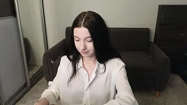 AlicePowells online show from May 26, 11:53 am