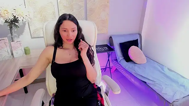 evangelineroos online show from February 9, 6:32 pm