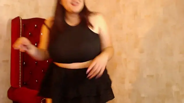 Pretty Lunna  online show from December 19, 3:54 am