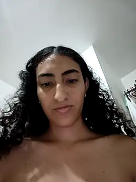 LindaRojas online show from December 17, 3:11 am