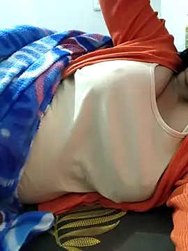 Desi Hasina online show from January 7, 4:54 pm