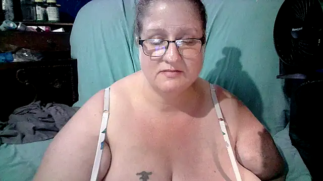 jade-belle online show from May 18, 6:30 am