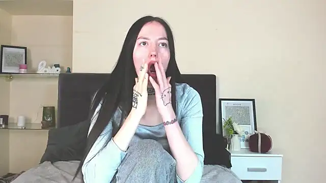 AdrianaCult online show from April 8, 5:42 am