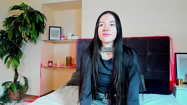 AdrianaCult online show from February 11, 7:10 am