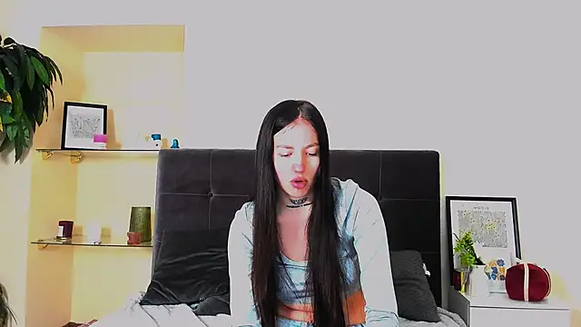 AdrianaCult online show from April 9, 5:43 am