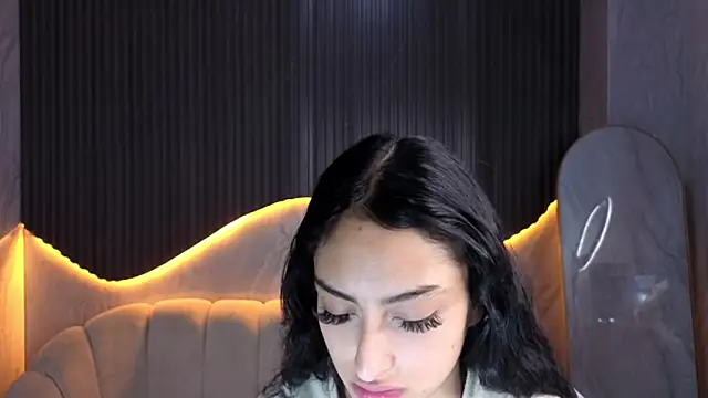 Tifany Tx online show from March 28, 1:32 pm