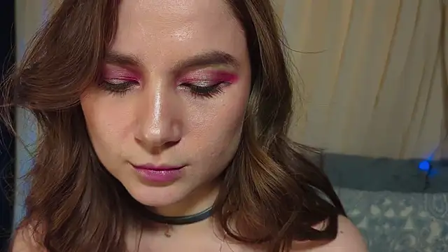 Luna Luvgoon online show from April 3, 4:38 pm