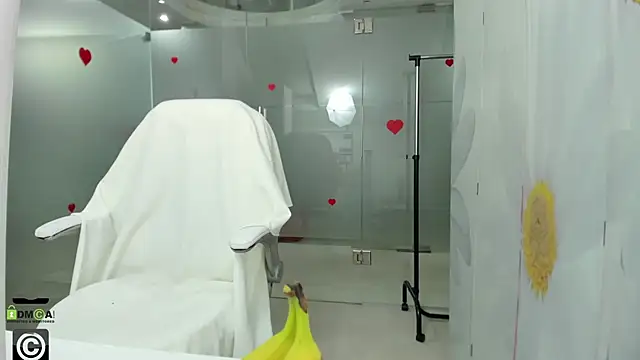 missdominna online show from March 31, 2:55 am