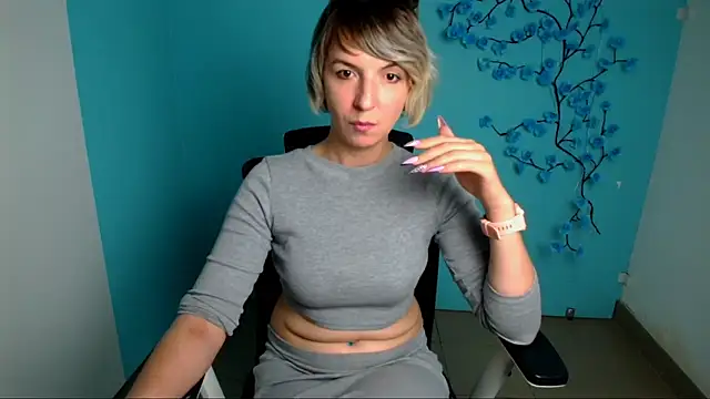Lana Foxyy online show from May 21, 12:36 pm