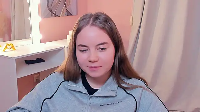 KazukoPresnell online show from December 18, 12:43 pm