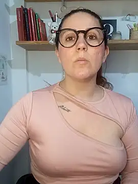 SofiEsteves online show from May 23, 8:07 pm