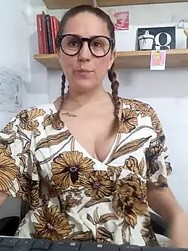 SofiEsteves online show from March 17, 1:48 pm