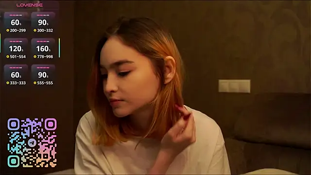 JuIianneDelfino online show from January 7, 6:44 pm