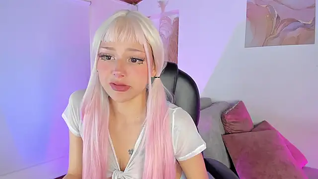 Amelie Wine online show from May 6, 6:23 pm