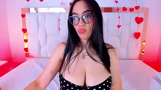 CamilleJuicy  online show from February 23, 1:21 pm