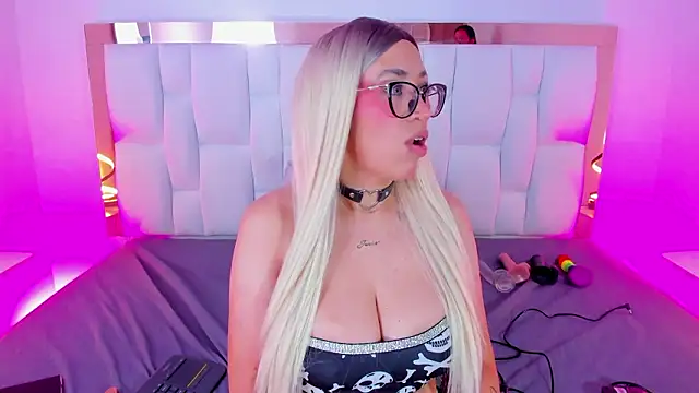 CamilleJuicy  online show from February 11, 2:29 pm