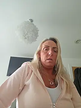 theblondecocklover online show from May 21, 12:47 pm