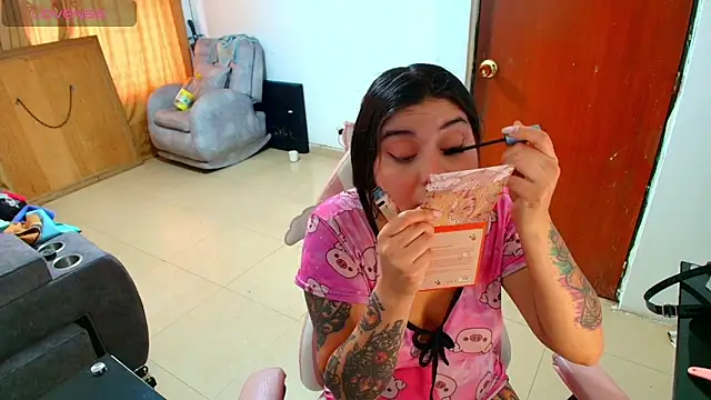 im hanna x2 online show from April 5, 8:52 pm