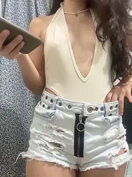 LatinDoll8 online show from April 6, 2:11 am