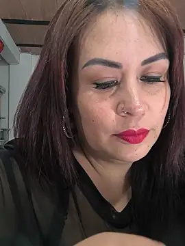 Natymendoza998 online show from May 21, 11:46 pm