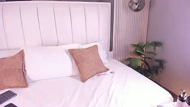 FiorelaSton online show from April 29, 4:38 am