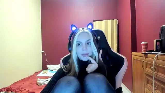 LunaAngell online show from January 9, 8:46 pm