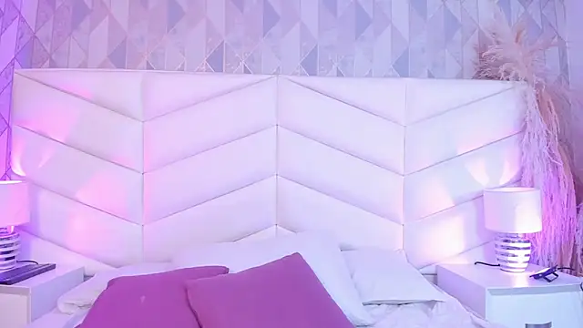 sophia adamns online show from January 6, 3:32 am