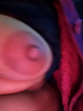 QWEEN7B online show from January 7, 11:57 am