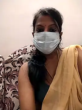 smallrainbow35 online show from December 18, 5:50 pm