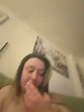 LilyLuck  online show from April 9, 10:26 pm