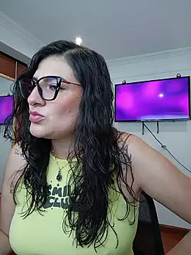 ahrianabluff online show from January 13, 3:05 pm