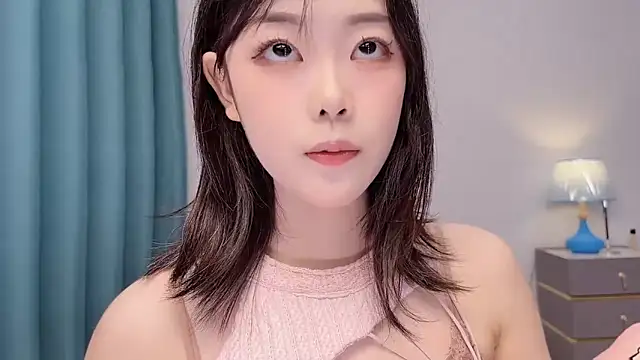 smalldaisy online show from May 22, 3:04 am