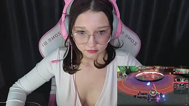 Pink-Aura- online show from January 9, 8:13 pm