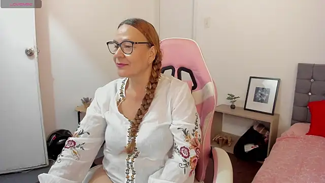 MS  samantha online show from May 7, 11:25 am